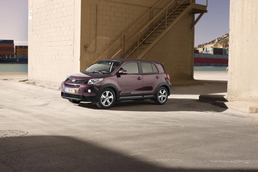  Toyota Urban Cruiser 2009 года  (фото 54 из 113)